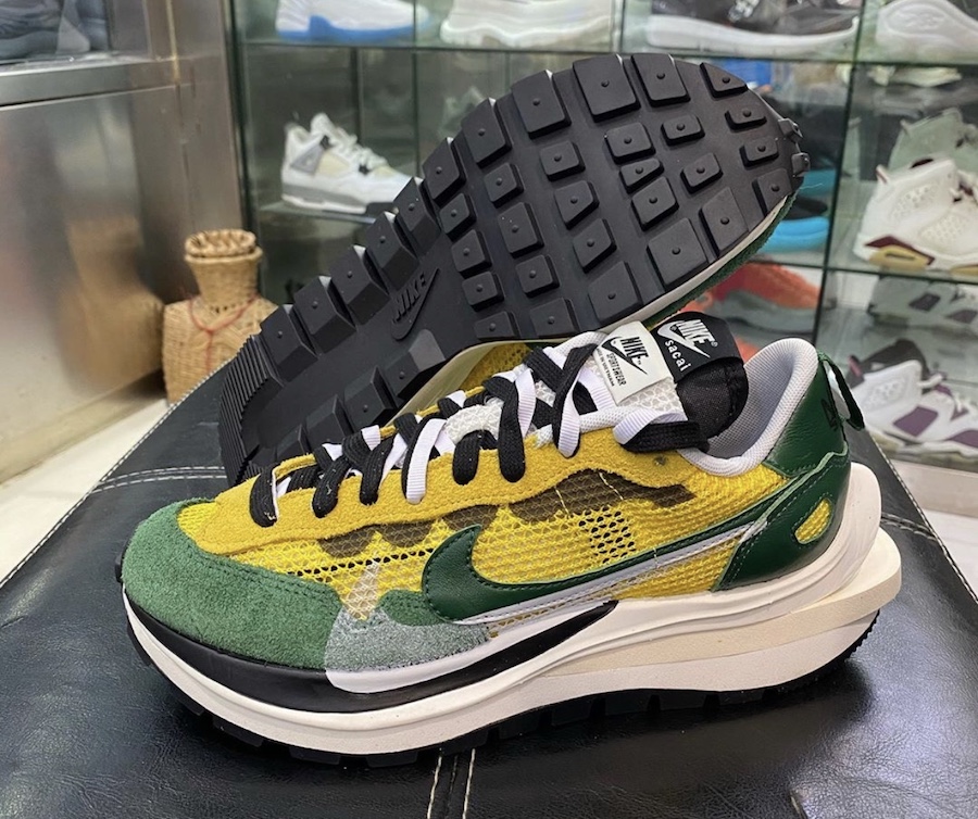 sacai Nike VaporWaffle Tour Yellow Stadium Green CV1363-700 Release Date Info