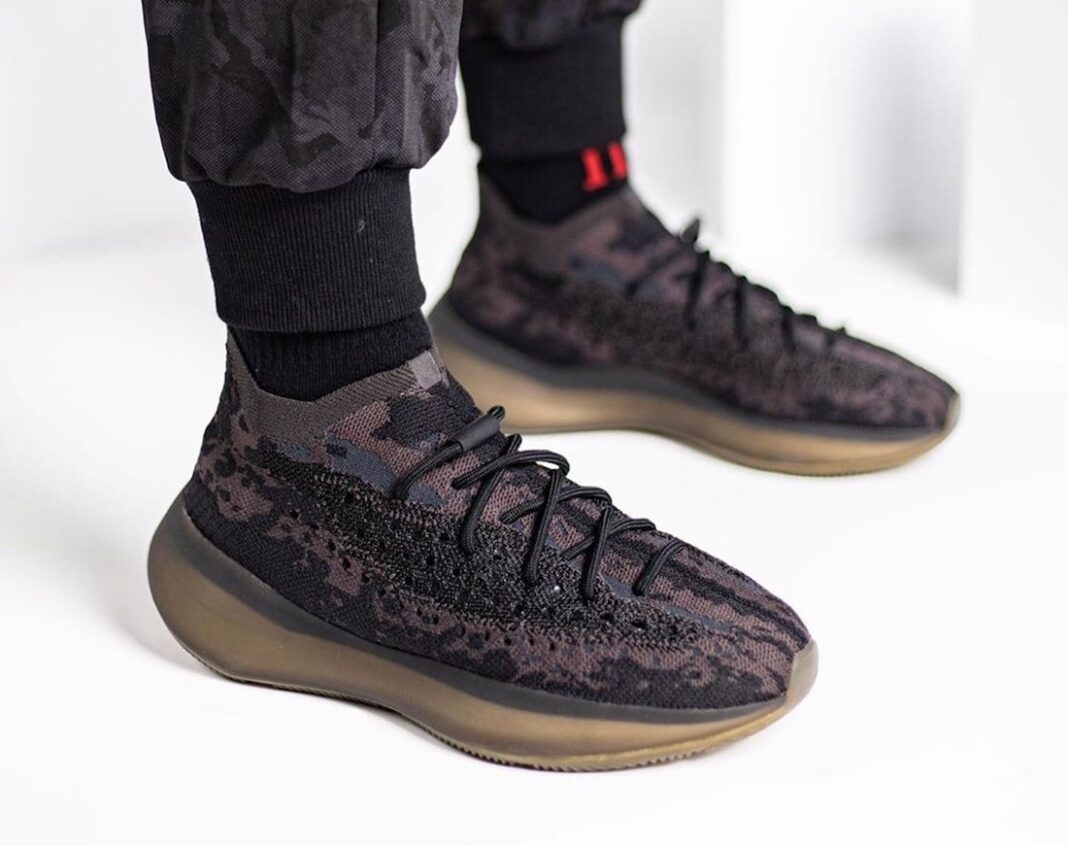 yeezy onyx flight club