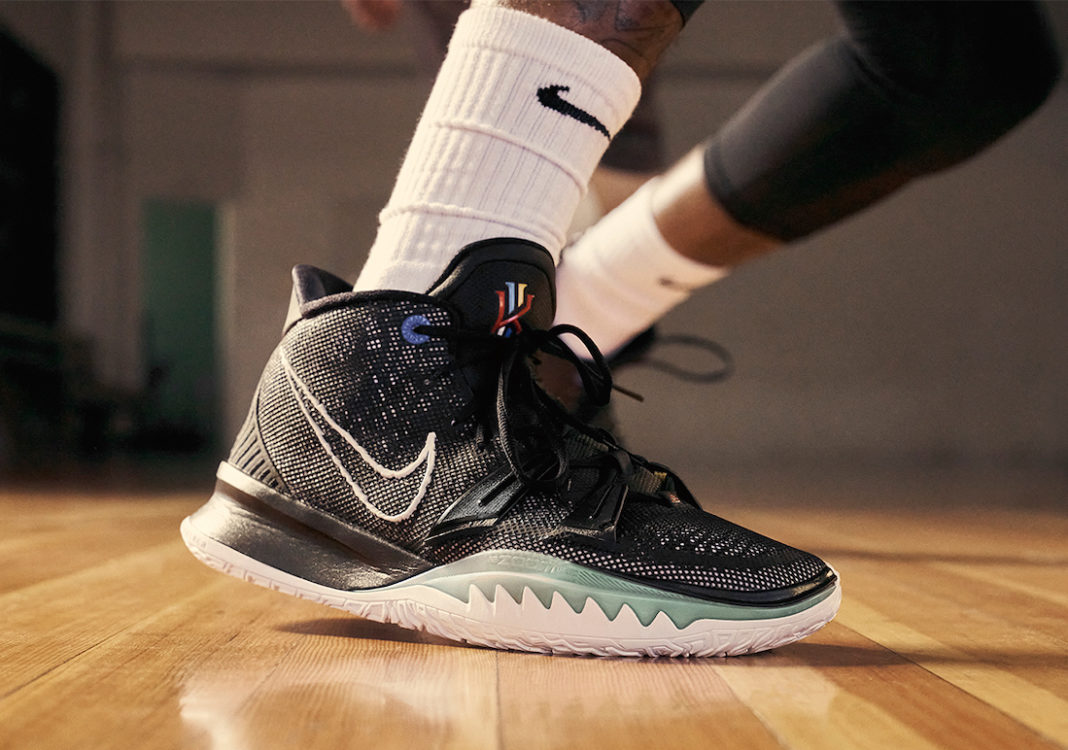 nike kyrie flyknit