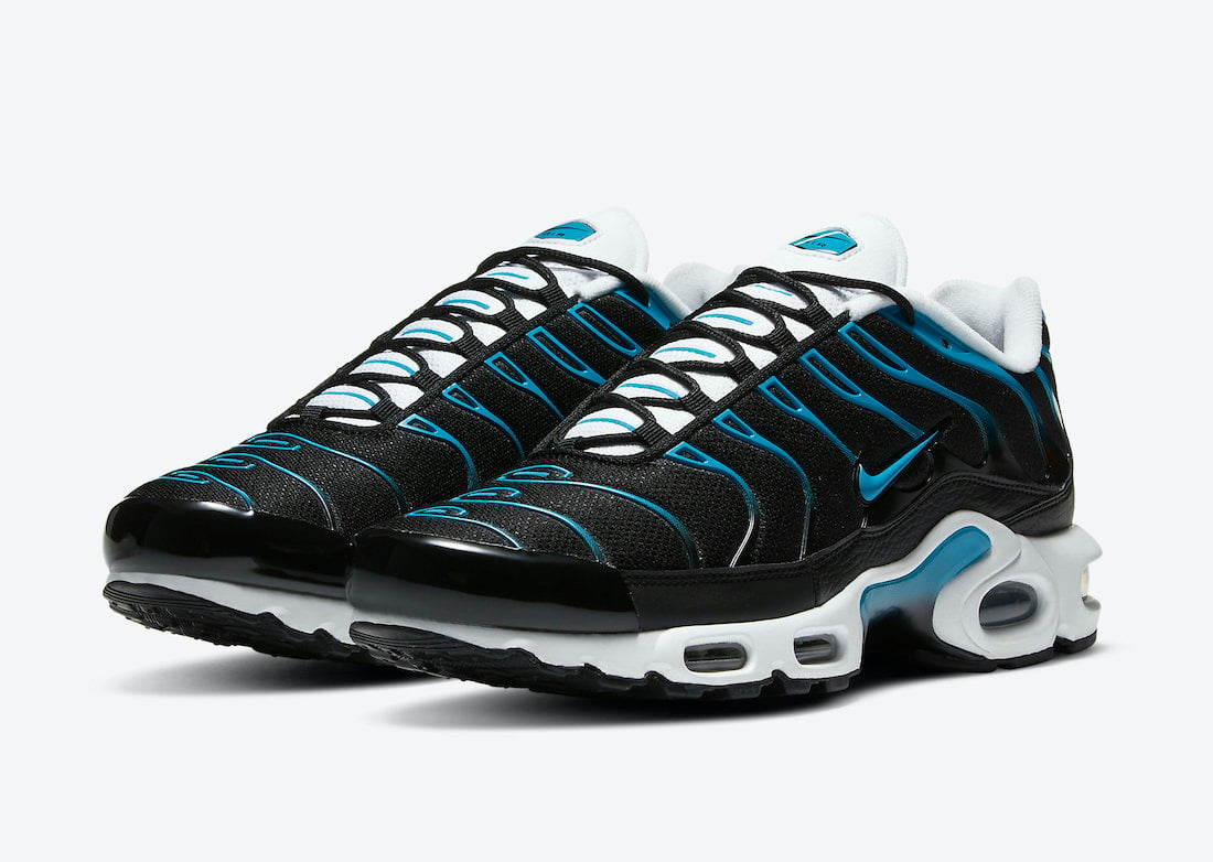 blue and white air max plus