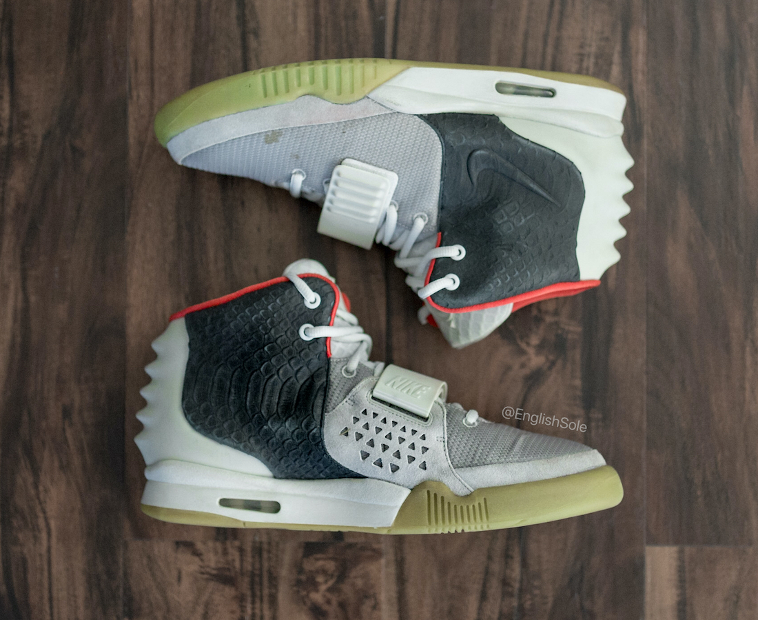 Nike Air Yeezy 2 Mismatch Sample