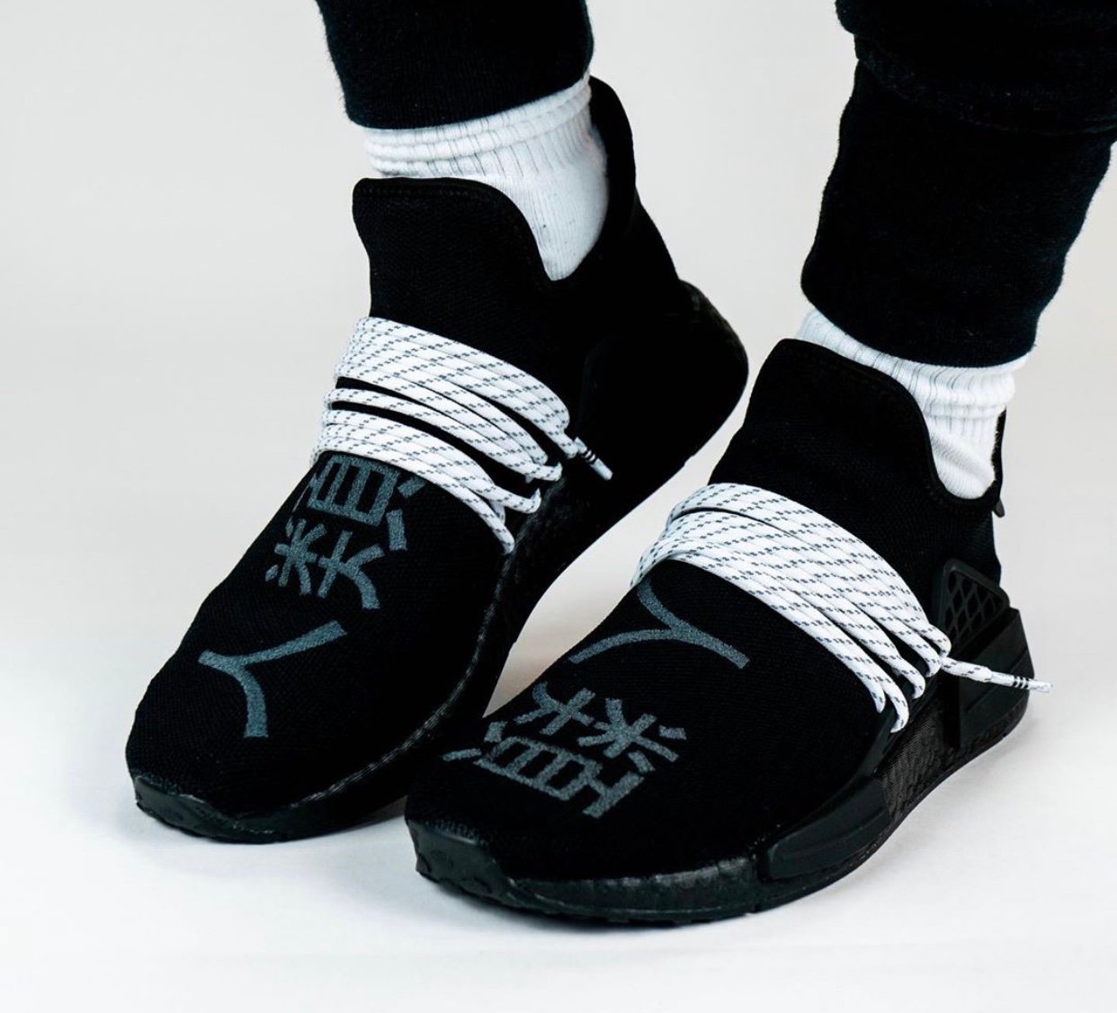 black and white pharrell adidas