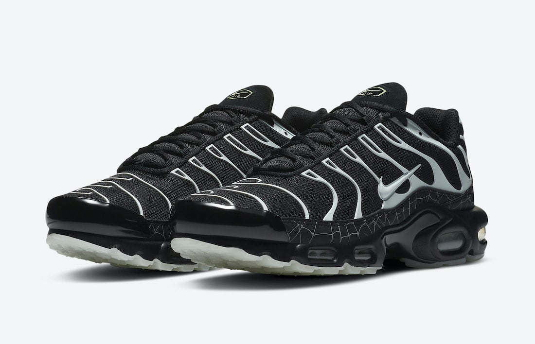 Nike Air Max Plus Spider Web Halloween DD4004-001 Release Date Info