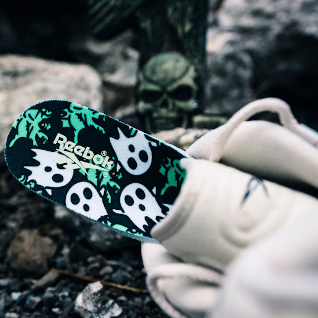 Reebok Question Mid Halloween FZ1357 Release Date Info Reebok Question Mid Halloween FZ1357 Release Date Info