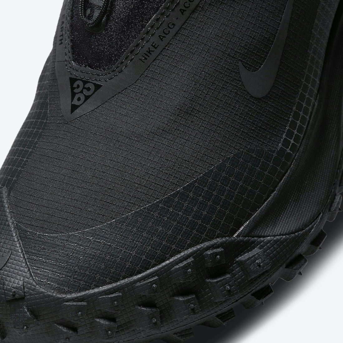 Nike ACG Mountain Fly GORE-TEX Dark Grey CT2904-002 Release Date Info