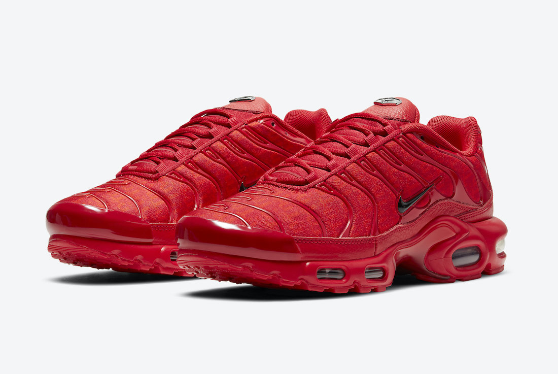 red air max plus