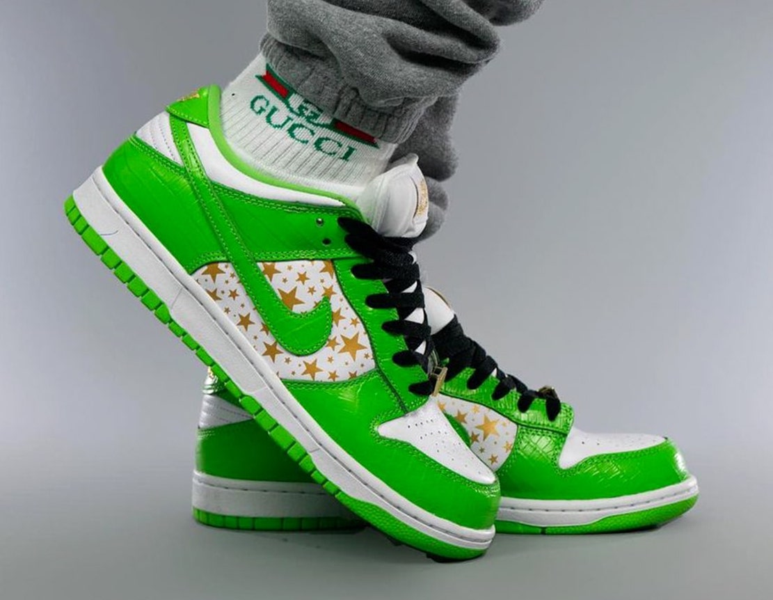 Supreme Nike SB Dunk Low Green Stars DH3228-101 On Feet