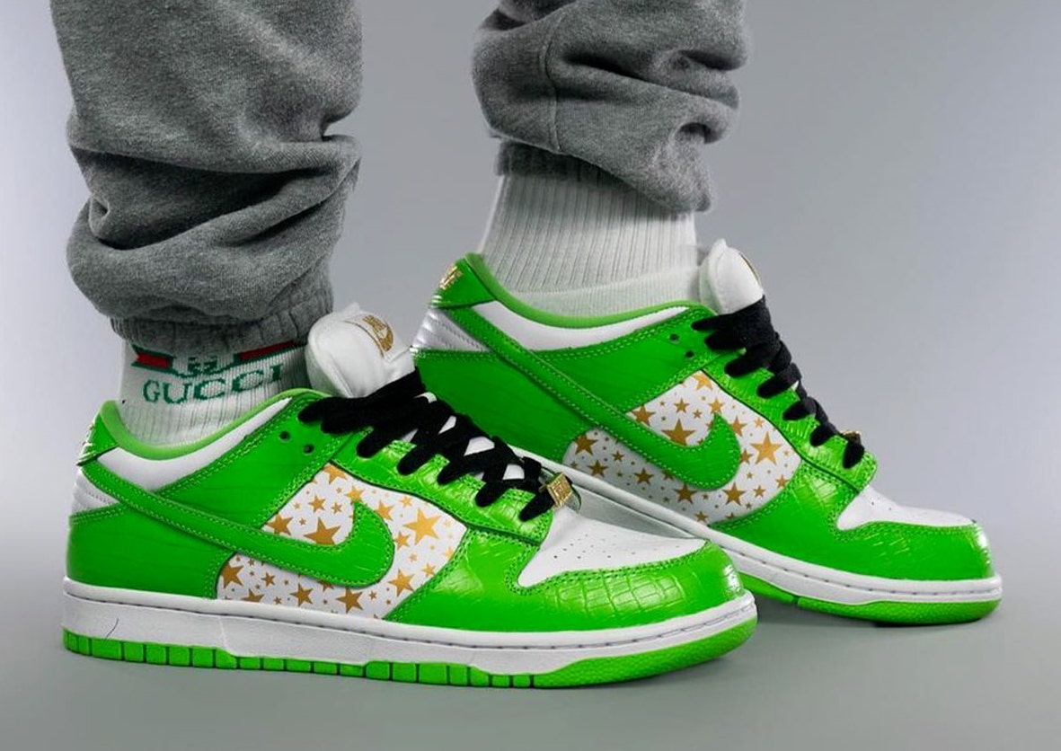 Supreme Nike SB Dunk Low Green Stars DH3228-101 On Feet