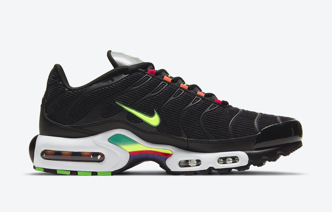 Nike Air Max Plus Black Corduroy DA5561-001 Release Date Info
