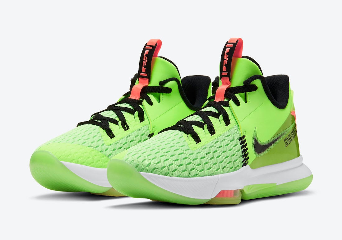Grinch Vibes on this Nike LeBron Witness 5