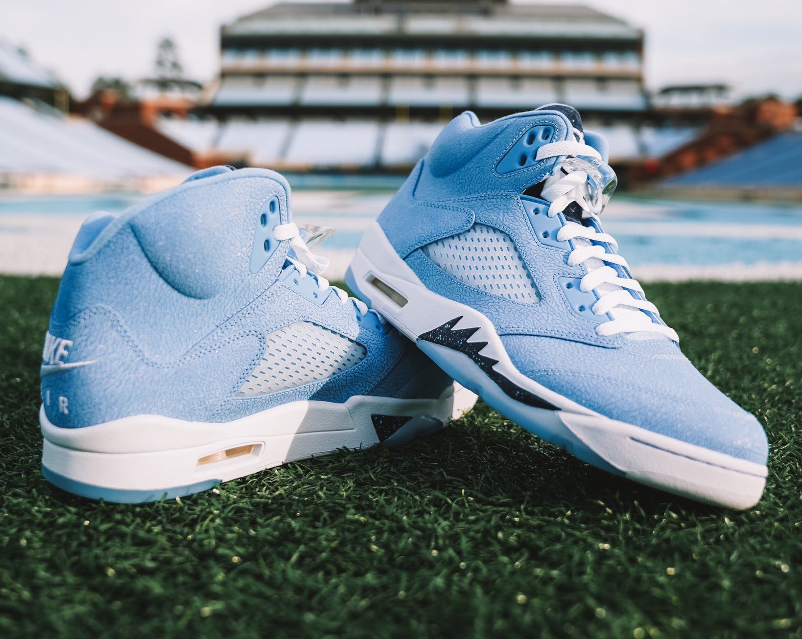 Air Jordan 5 UNC PE