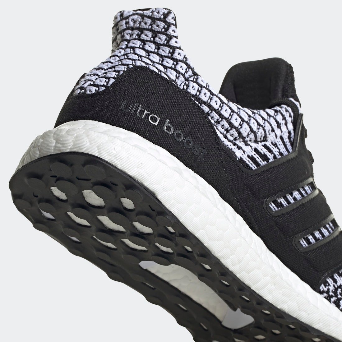 adidas Ultra Boost 5.0 DNA Oreo FY9348 Release Date Info