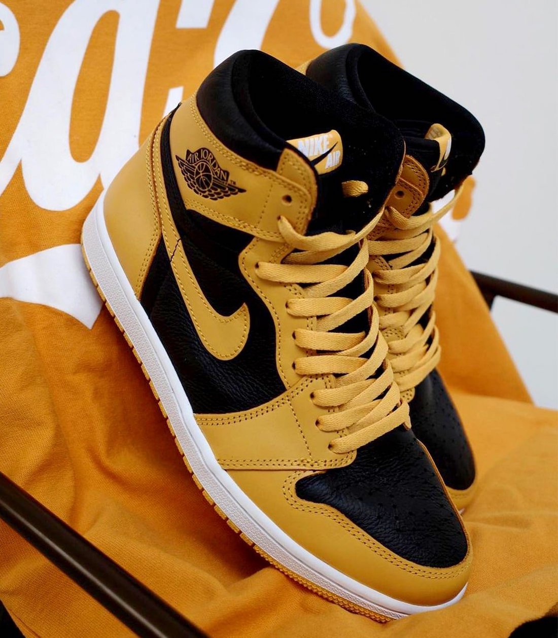 Air Jordan 1 High OG Pollen 555088-701 Release Info