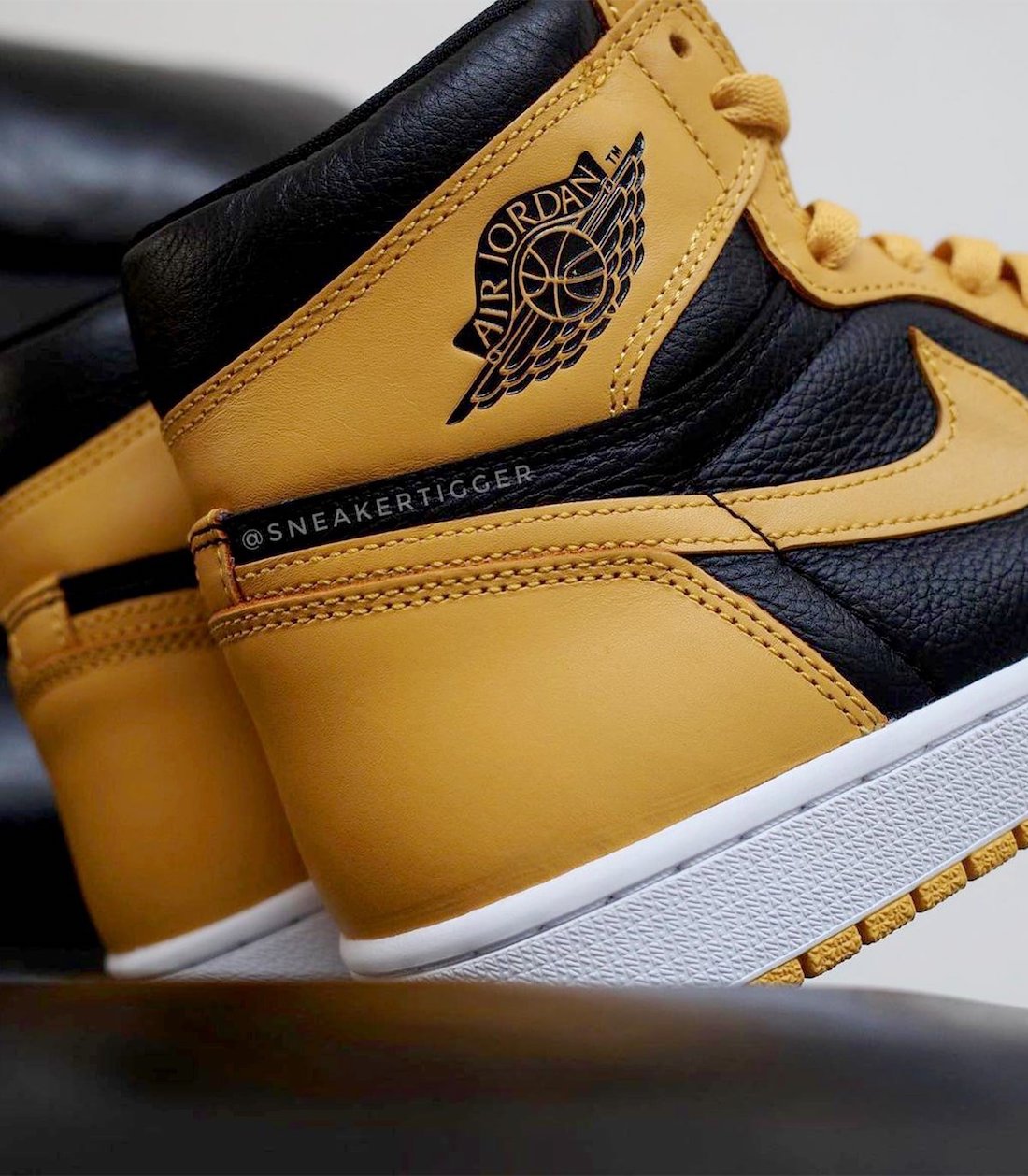 Air Jordan 1 High OG Pollen 555088-701 Release Info