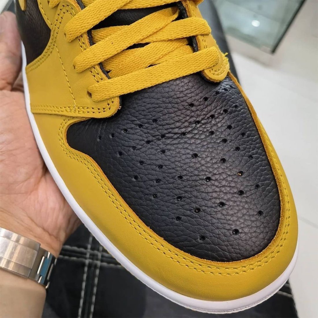 Air Jordan 1 Pollen 555088-701