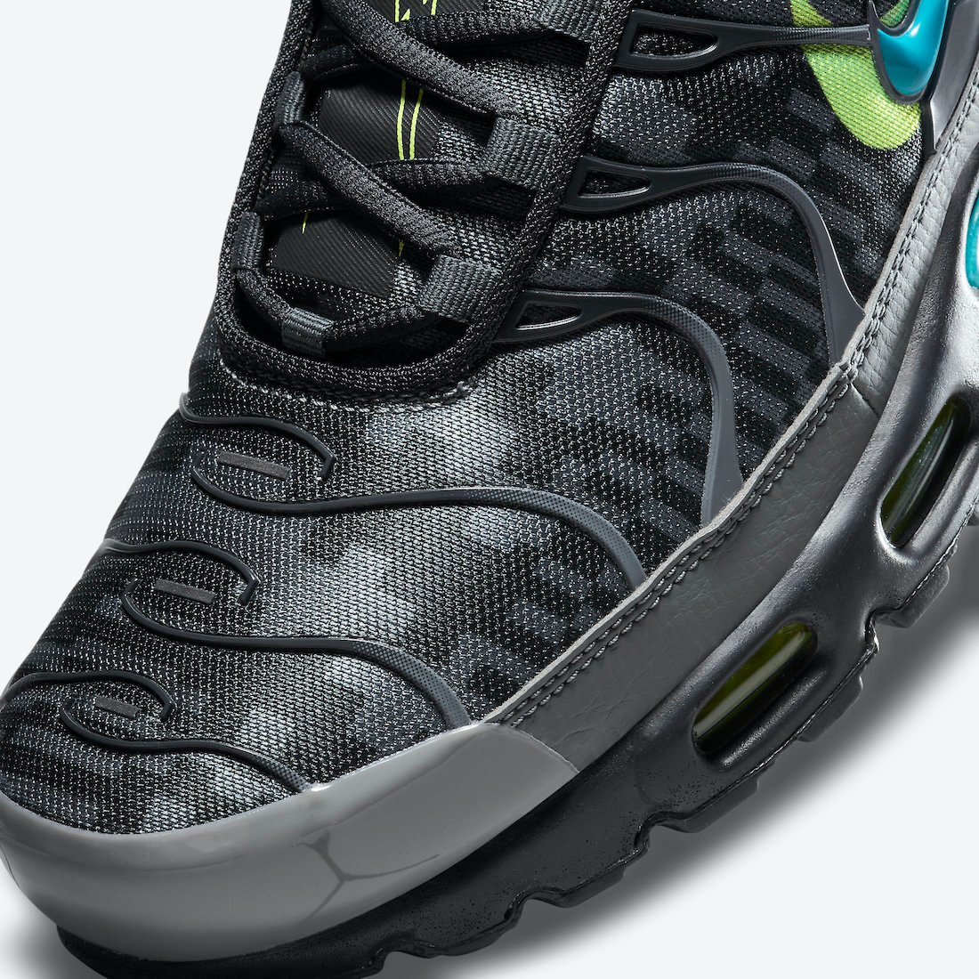 Nike Air Max Plus Jagged Swoosh DJ6896-070 Release Date Info