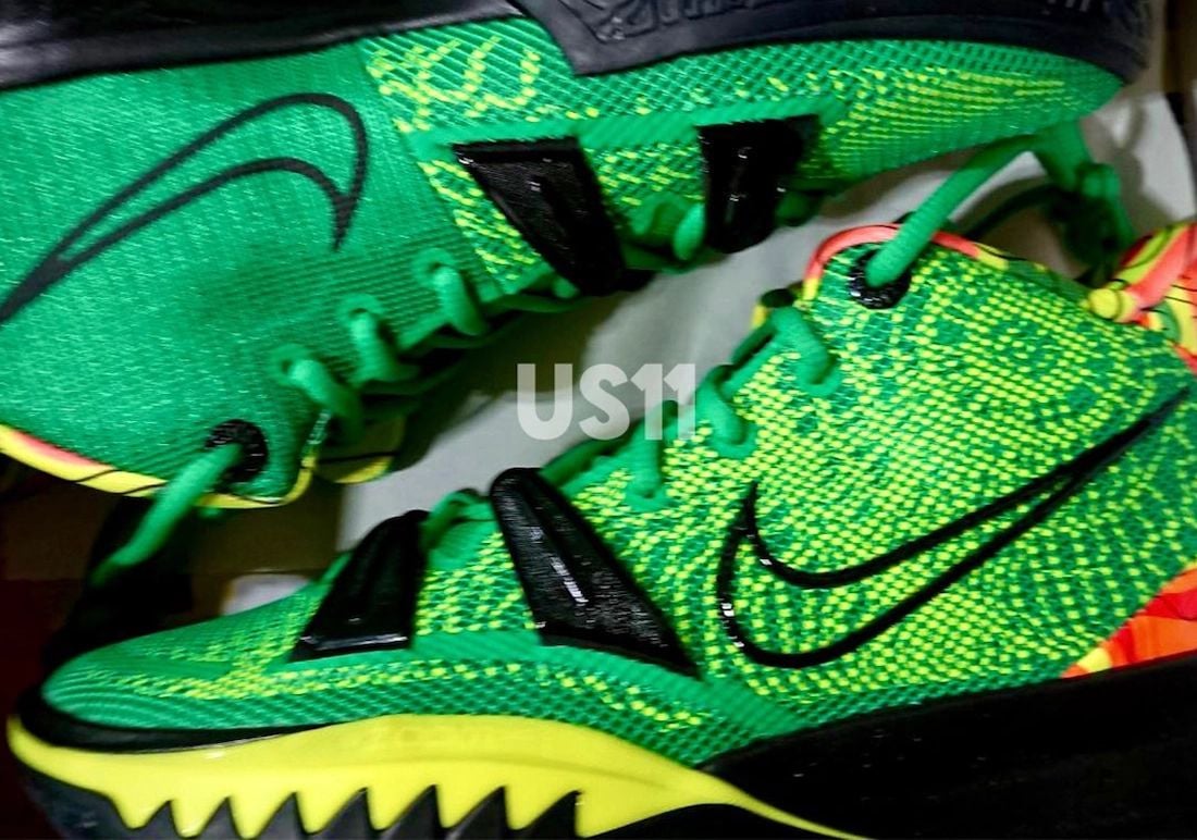 white nike shoes under $50