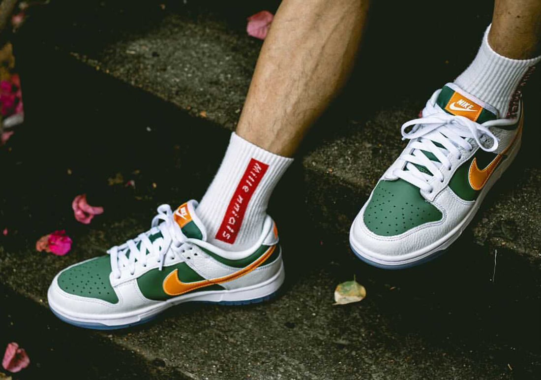 Nike Dunk Low NY vs NY DN2489-300 On-Feet