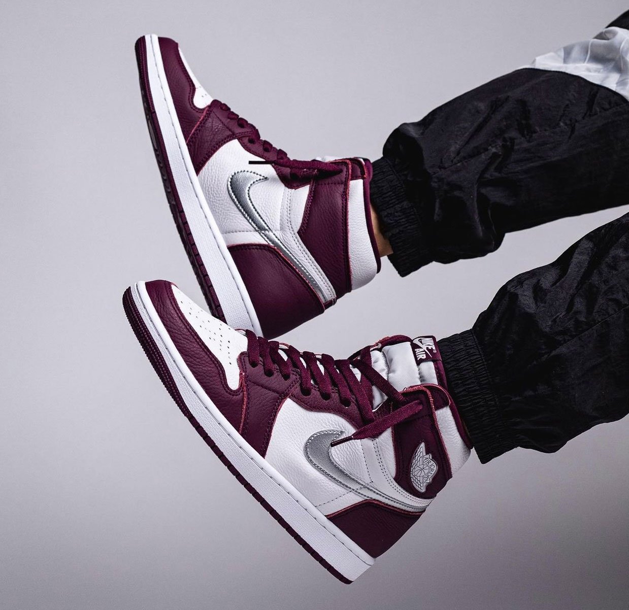 Air Jordan 1 Bordeaux 555088-611 On-Feet