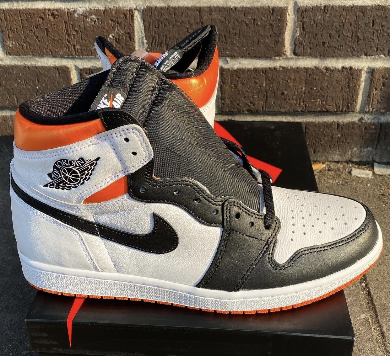 Air Jordan 1 Electro Orange 555088-180 Release Date Info