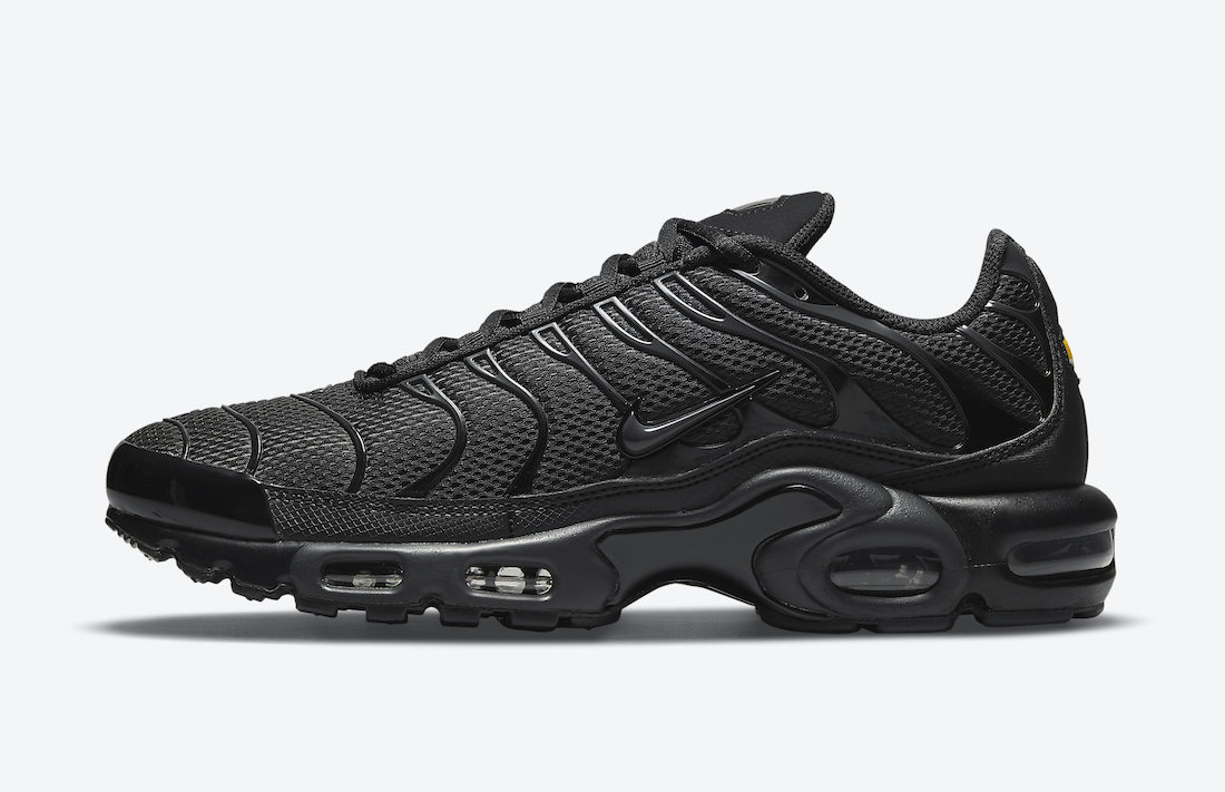 Nike Air max Plus Triple Black DB0682-001 Release Date Info