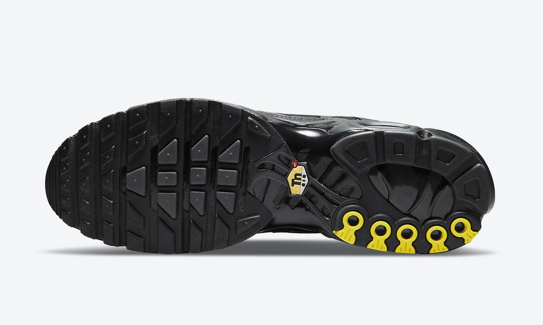 Nike Air max Plus Triple Black DB0682-001 Release Date Info