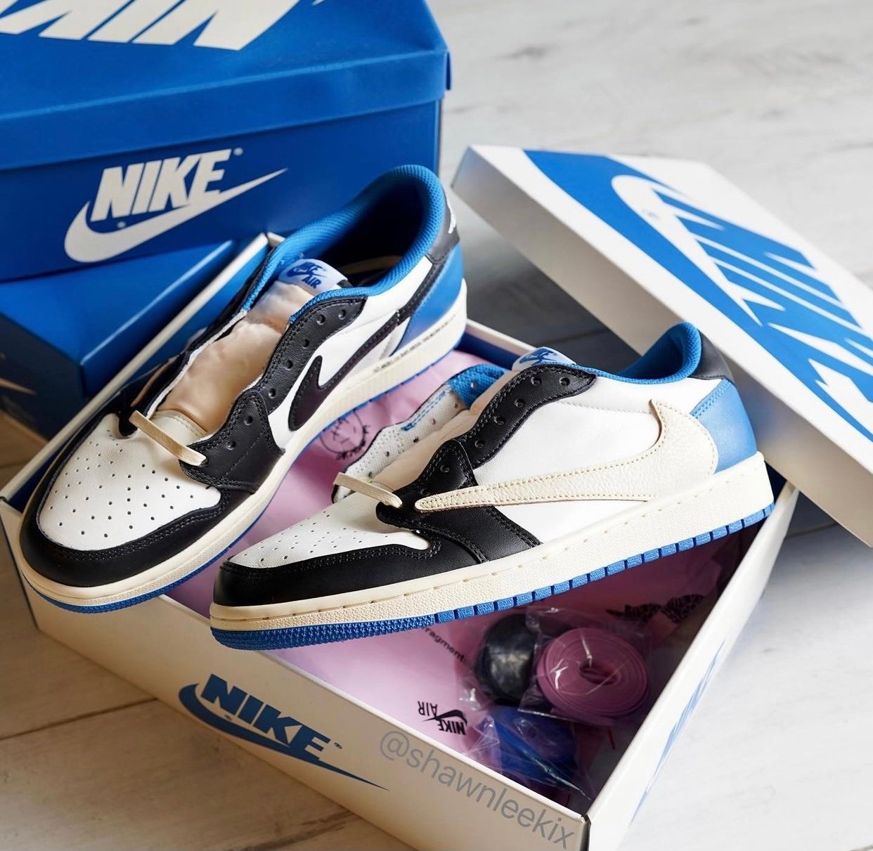 Travis Scott Fragment Air Jordan 1 Low Packaging