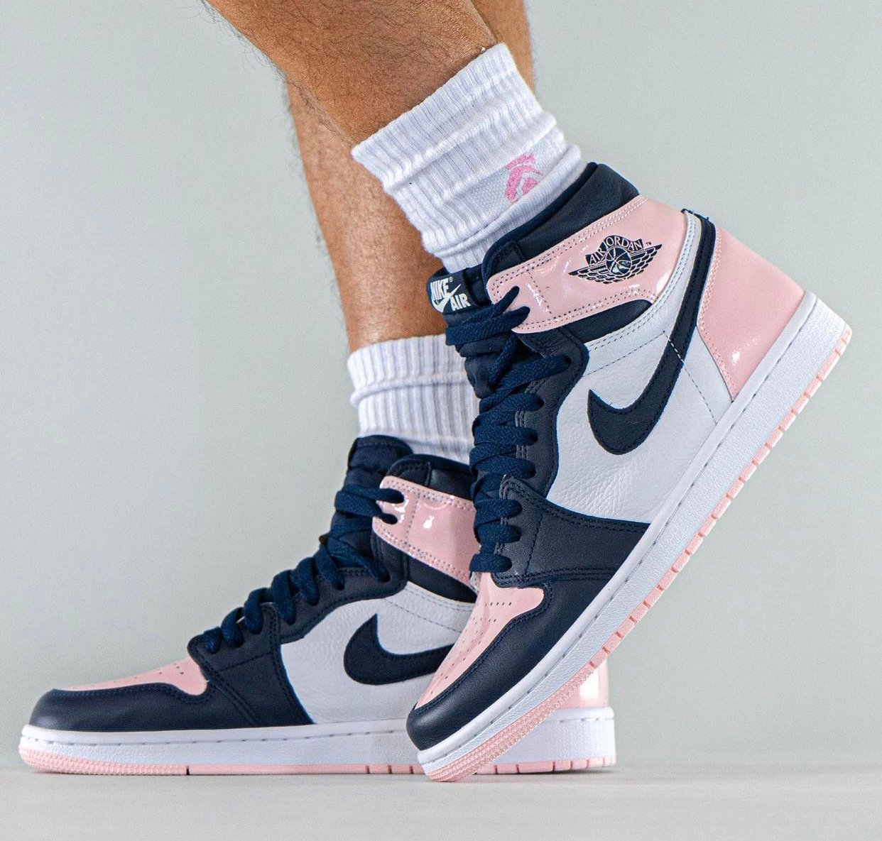 Air Jordan 1 Bubblegum Atmosphere DD9335-641 On-Feet