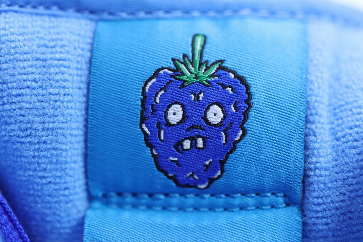 Nike SB Dunk Low Blue Raspberry 2022 Release Info