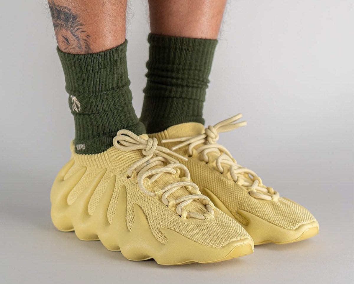 yeezy sulfur color