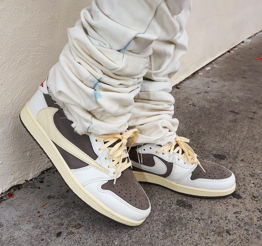 Travis Scott x Air Jordan 1 Low Reverse Mocha DM7866-162 On-Feet