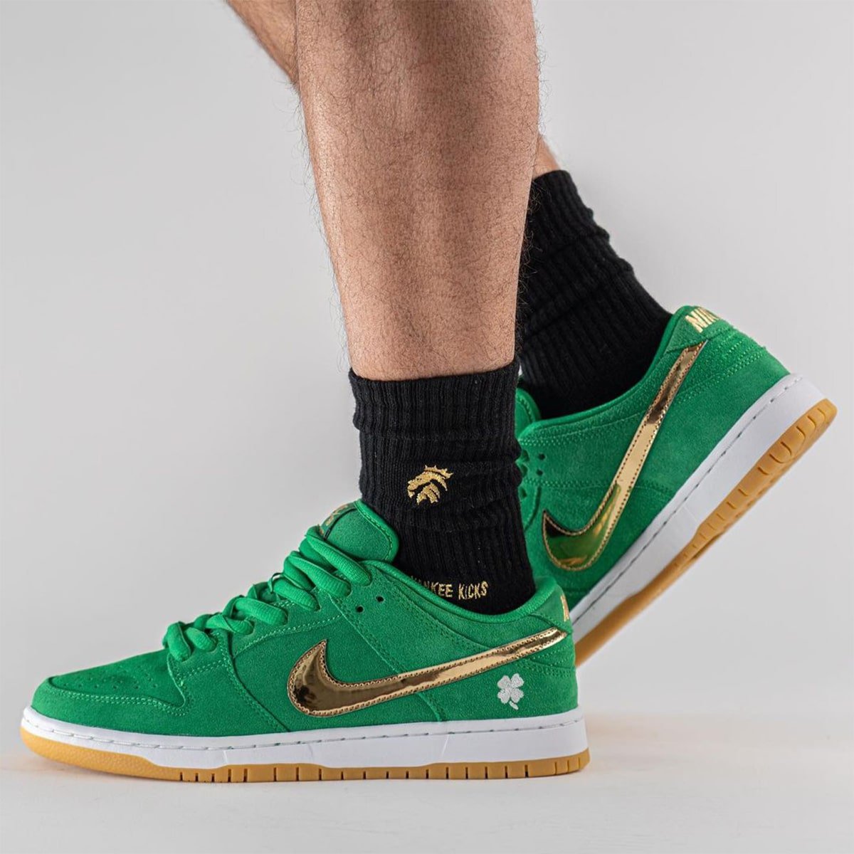 Nike SB Dunk Low St. Patricks Day BQ6817-303 On-Feet