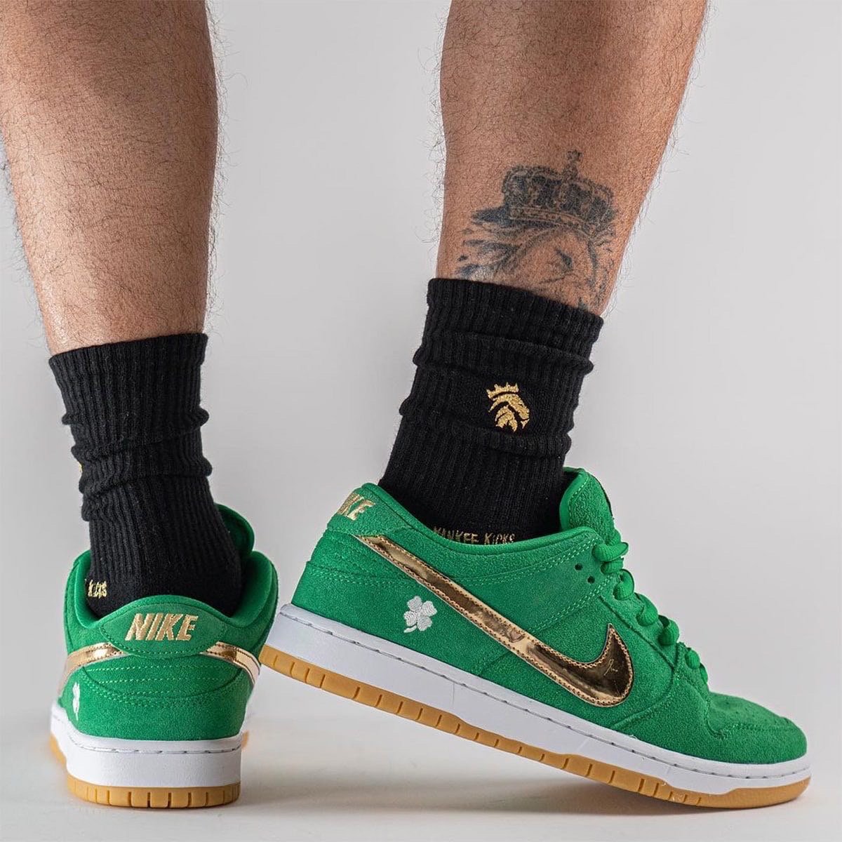 Nike SB Dunk Low St. Patricks Day BQ6817-303 On-Feet