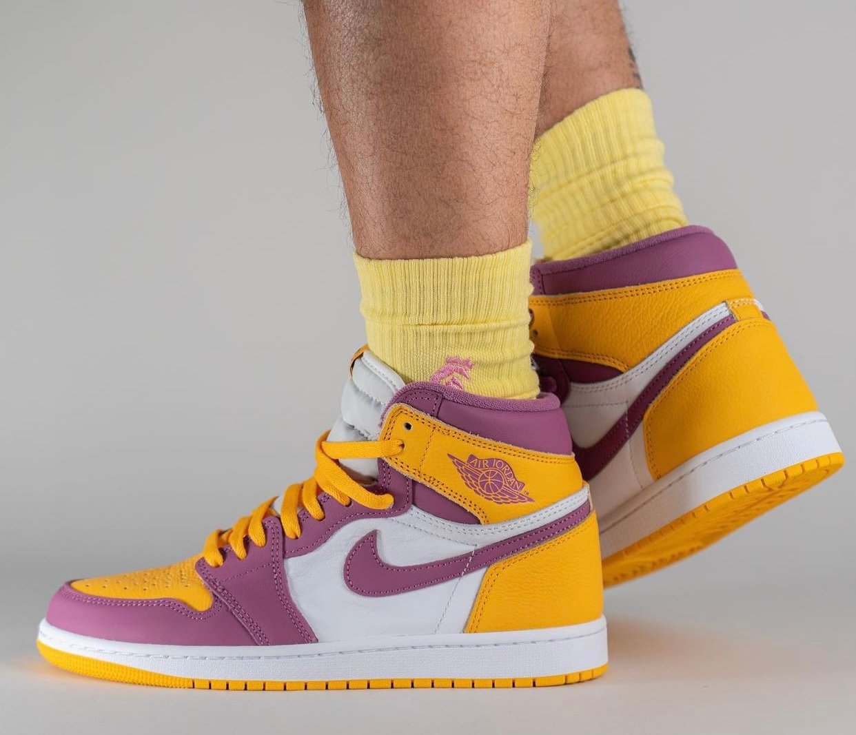 Air Jordan 1 Brotherhood 555088-706 Release On-Feet