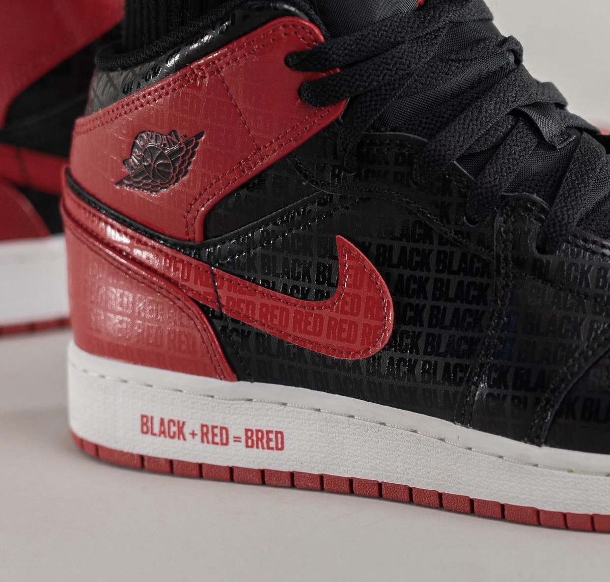 Air Jordan 1 Mid Bred 2022 DM9650-001 On-Feet