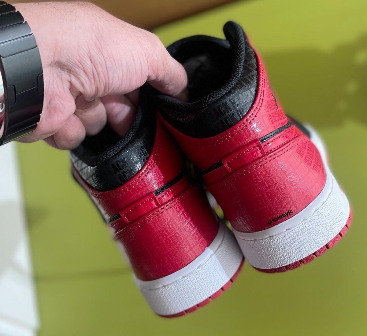 Air Jordan 1 Mid Bred 2022 Release Date Info