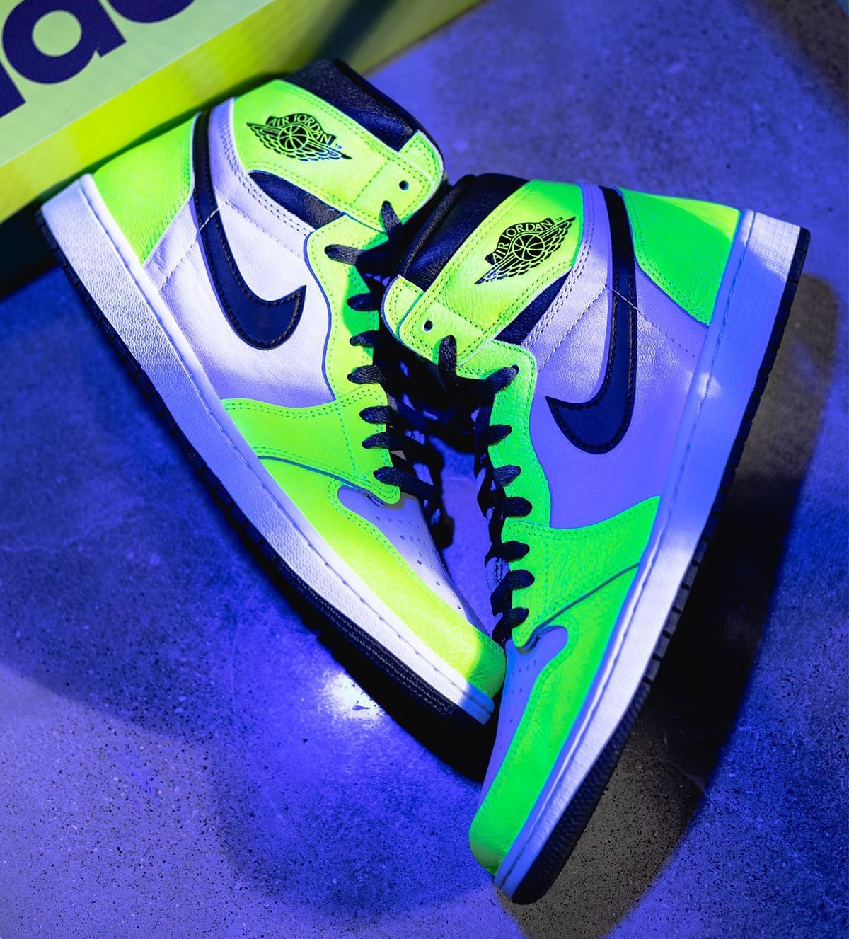 Air Jordan 1 Volt 555088-702 Release Details