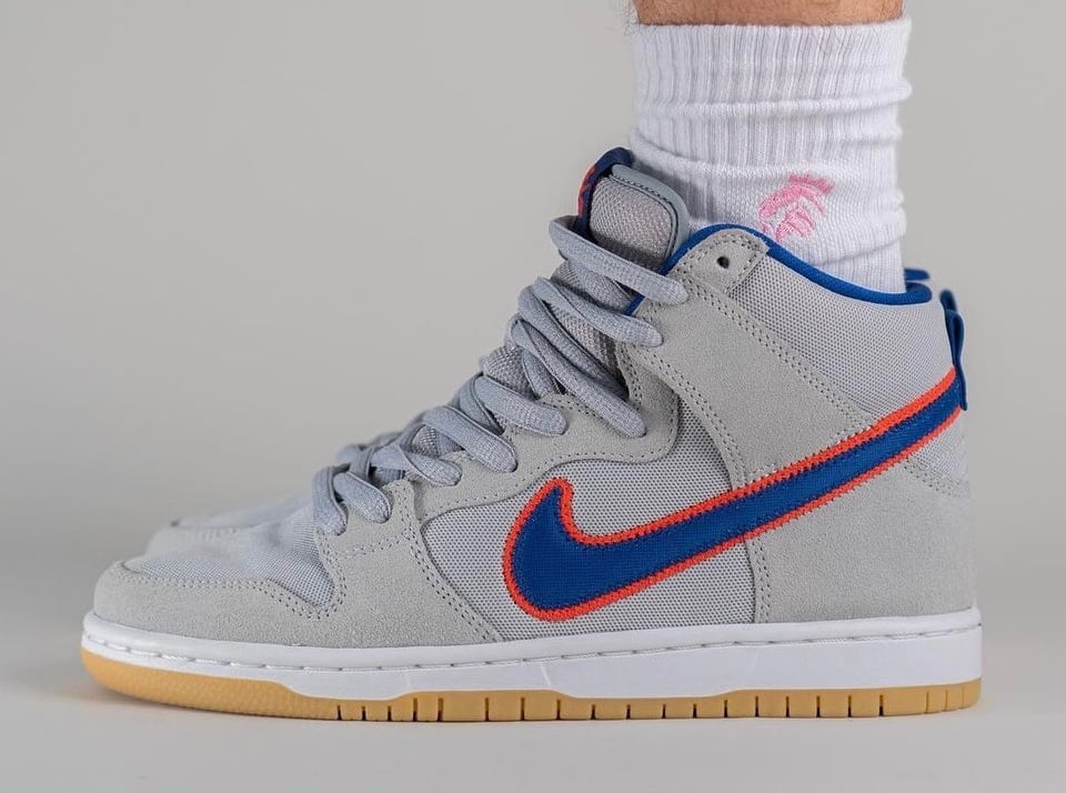 sb dunk high on feet