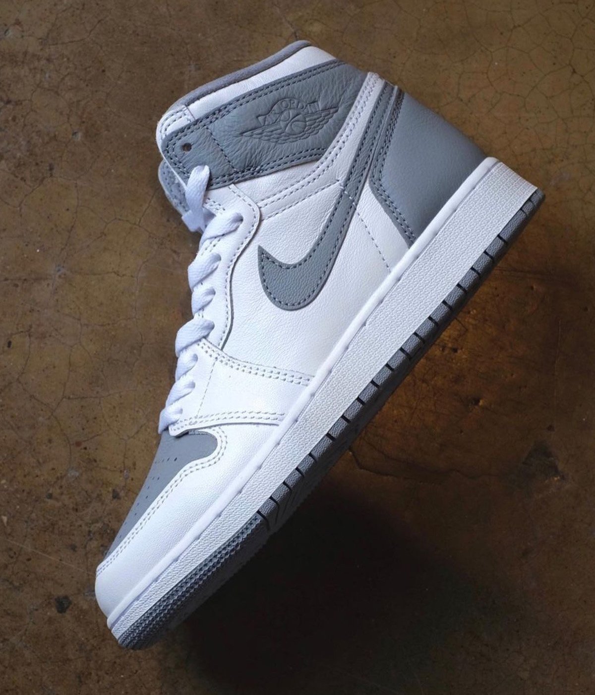 Air Jordan 1 High OG Stealth Grey 2022 Release Info Air Jordan 1 High OG Stealth Grey 2022 Release Info
