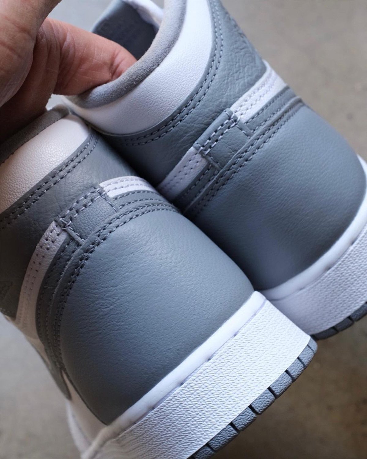 Air Jordan 1 High OG Stealth Grey 2022 Release Info Air Jordan 1 High OG Stealth Grey 2022 Release Info