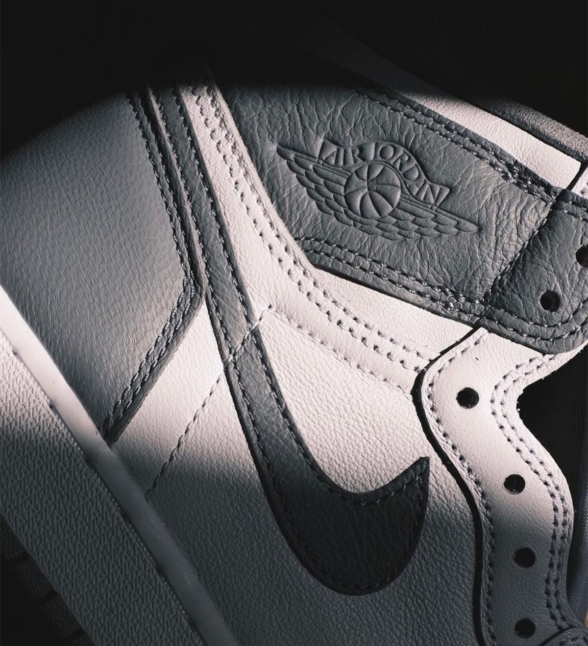 Air Jordan 1 High OG Stealth Grey 2022 Release Info Air Jordan 1 High OG Stealth Grey 2022 Release Info