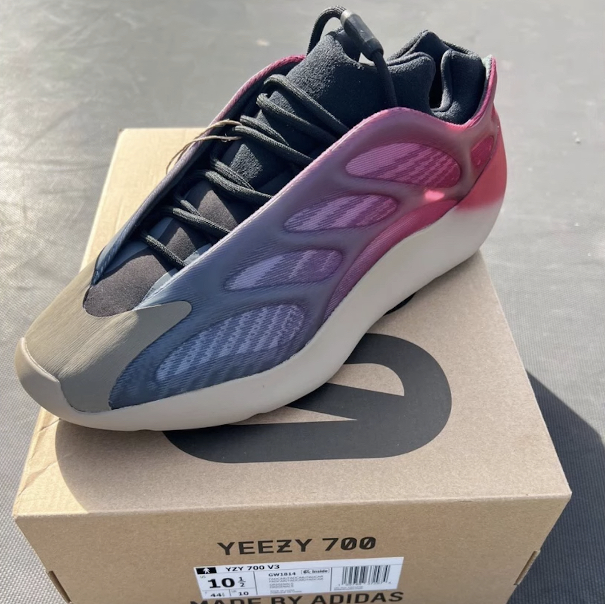 adidas Yeezy 700 V3 Fade Carbon GW1814 Release Date Info