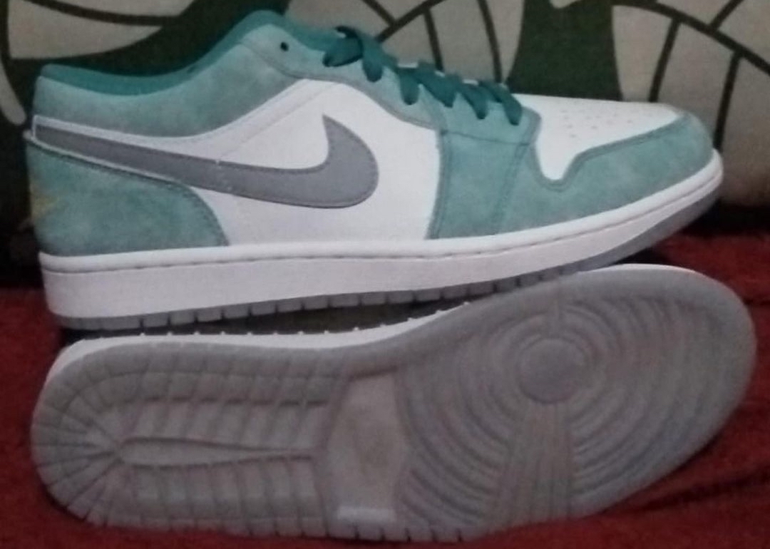 First Look: Air Jordan 1 Low ‘New Emerald’