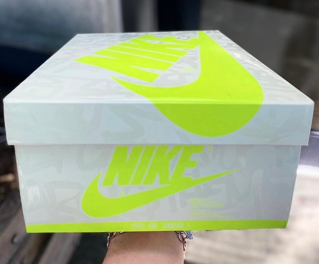 Visionaire Air Jordan 1 Volt 555088-702 Release Date