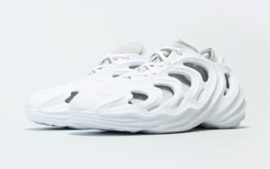 adifom q white grey
