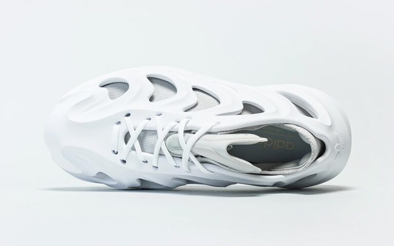 adifom q white grey