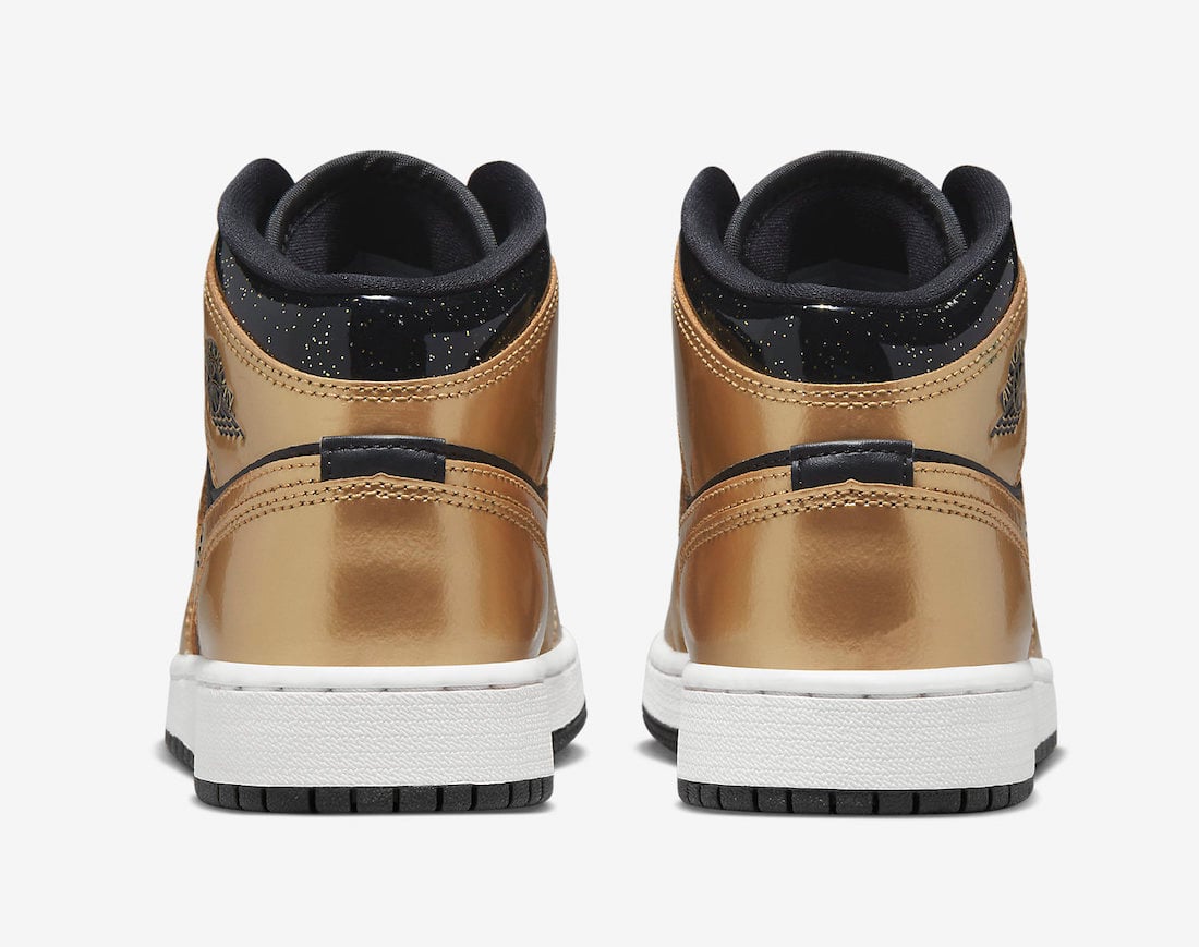 aj1 black metallic gold