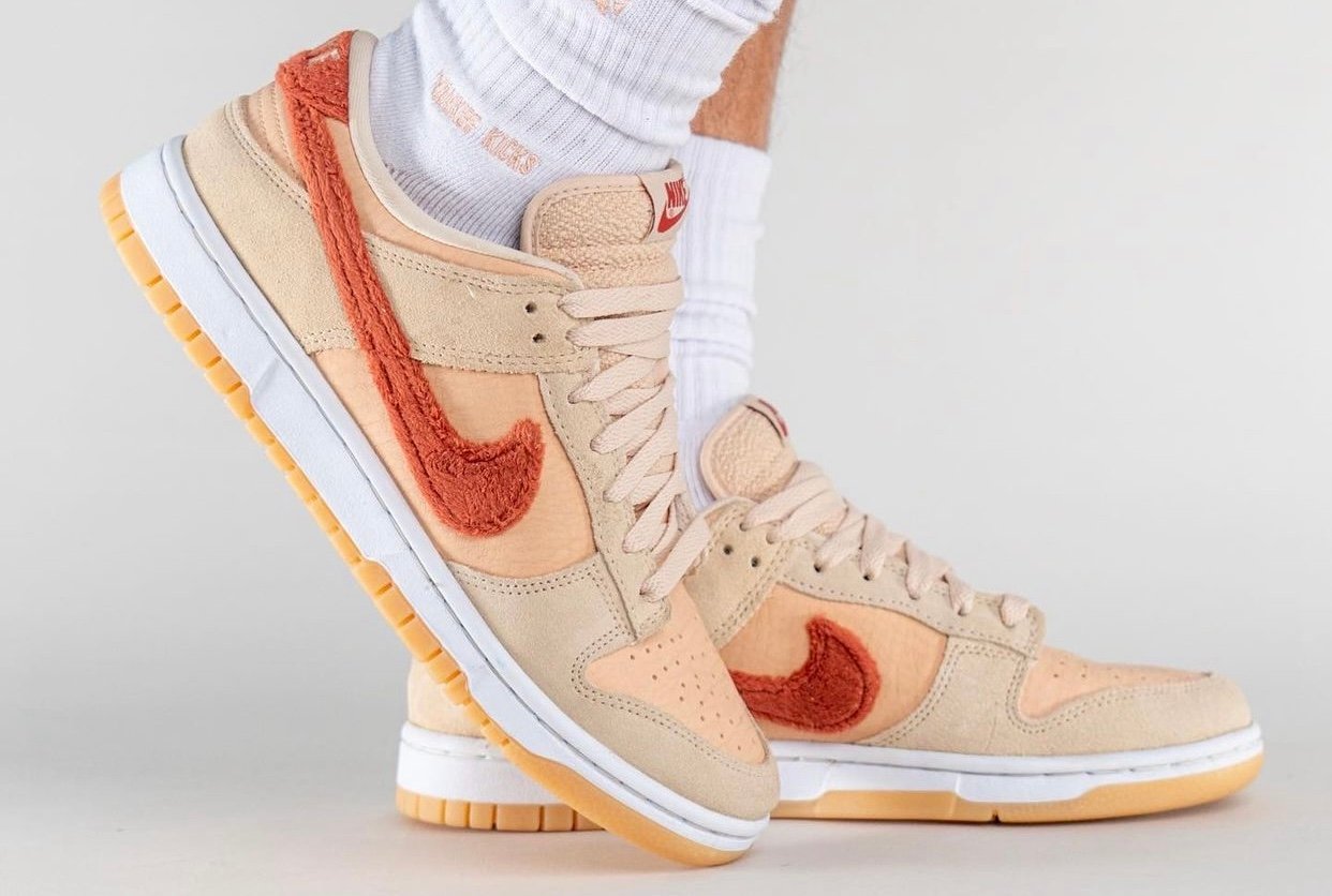 How the Nike Dunk Low ’Terry Swoosh’ Looks On-Feet