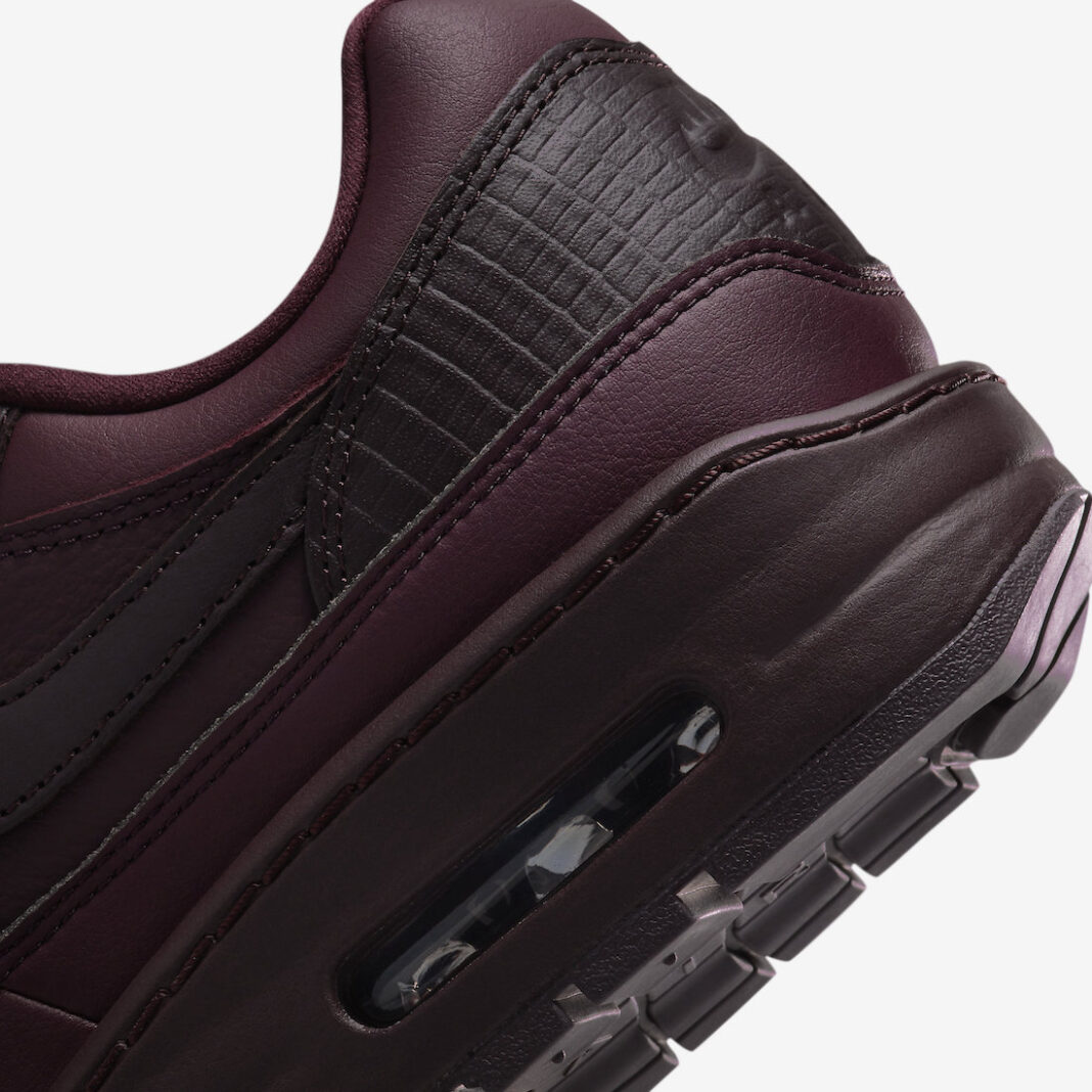 burgundy air max