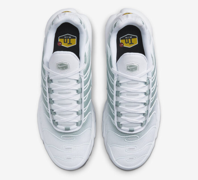 nike air max white green